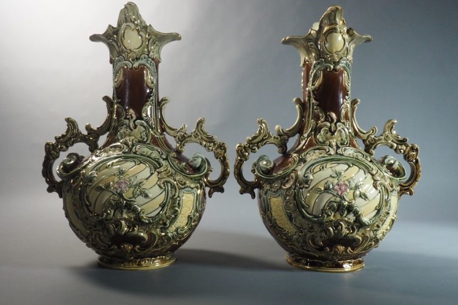 Paire de vases Rocaille. "Chocolat et myosotis rose"