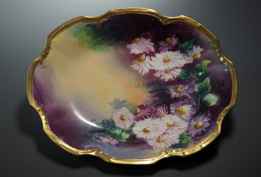 Plat en porcelaine Le Jeune Coiffe