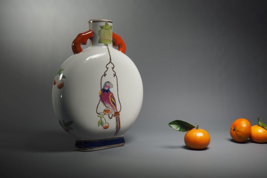 Ваза с попугаем по рисунку Корнелиса Пронка для Ост-Индской компании