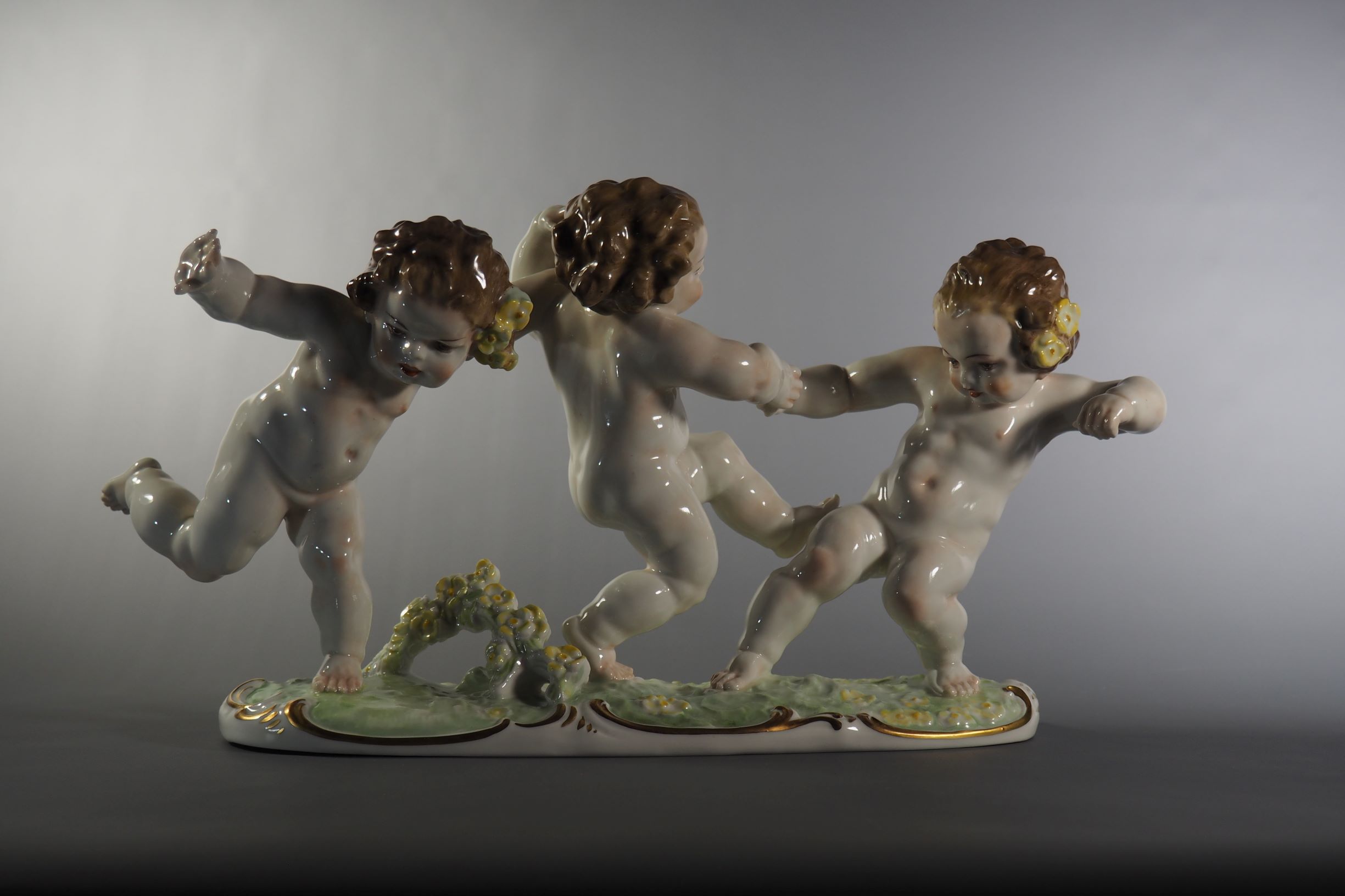 Старинная немецкая фарфоровая статуэтка арт-деко, танцующие путти, Hutschenreuther, Karl TUTTER