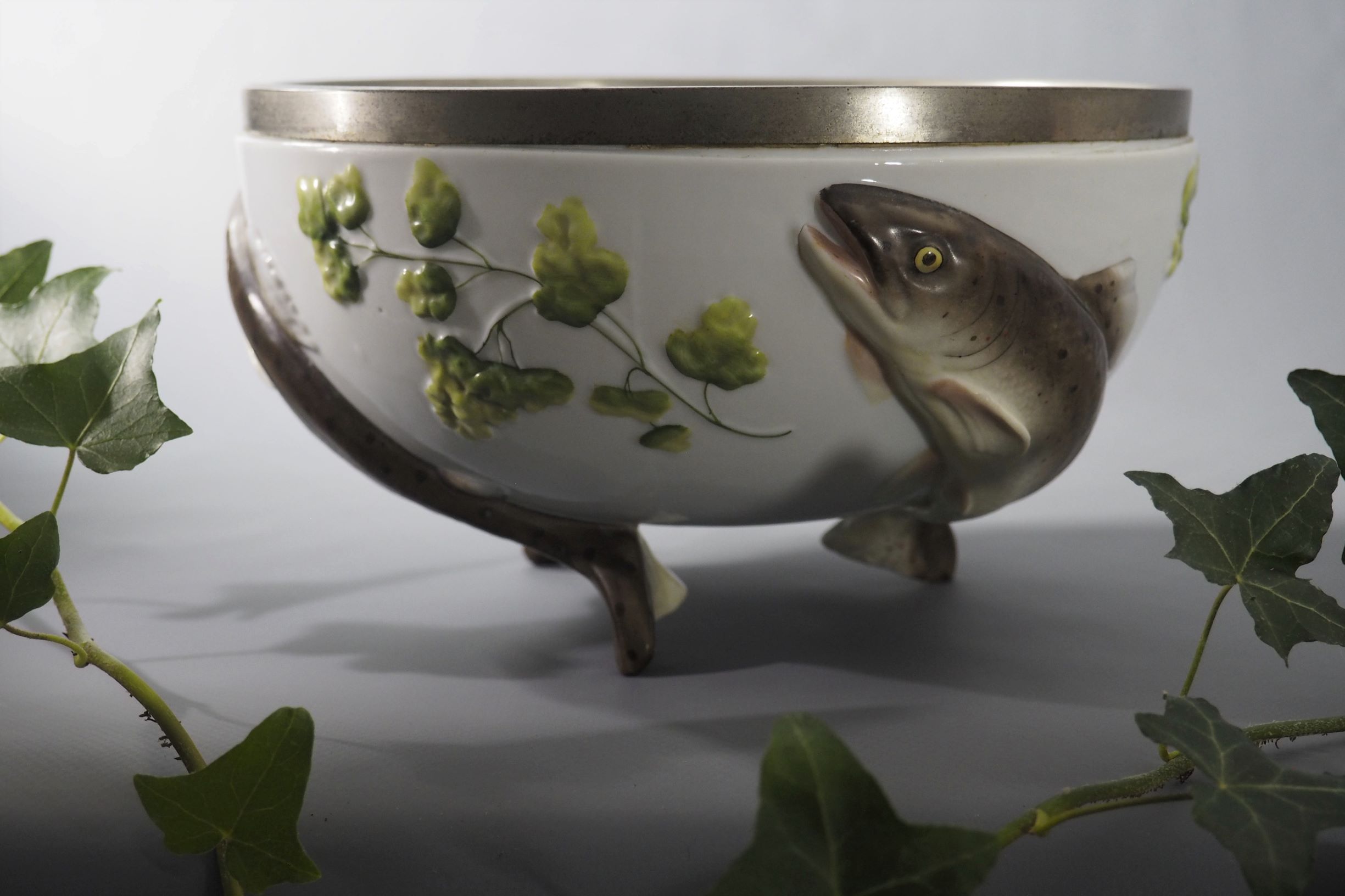 Vase Allemagne, porcelaine, argenture, Art nouveau.