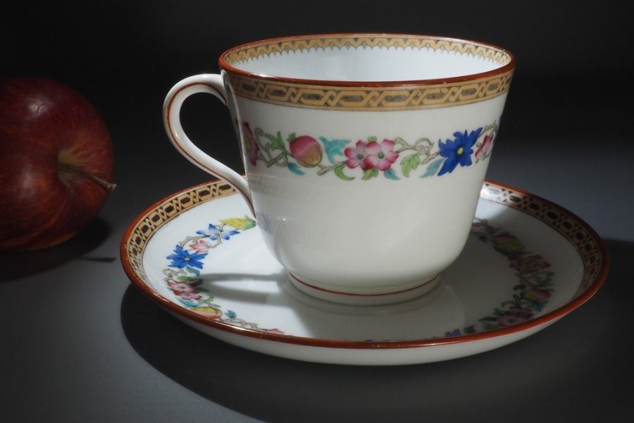 Porcelaine d'Angleterre, Minton, seconde moitié du XIXe siècle. Marquage Minton des années 1860-1870