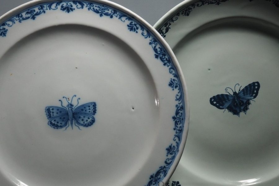 Paire d'assiettes Delft Paire d’assiettes en faïence, Hollande, Delft, 18e siècle.