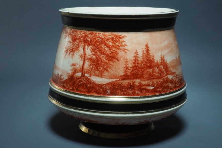 Cache pot en porcelaine XIX