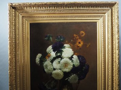 Dominique Hubert ROZIER (1840–1901). Nature morte aux asters dans un pichet en bronze