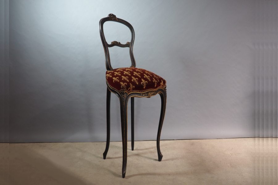 Chaise haute Napoléon III style Louis XV fleur-de-lys – mobilier français XIXe siècle