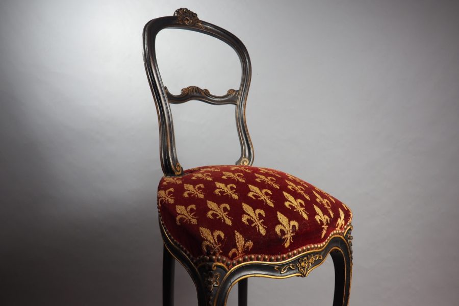 Chaise haute Napoléon III style Louis XV fleur-de-lys – mobilier français XIXe siècle