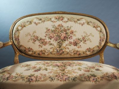 Canapé et trois fauteuils de style Louis XVI – Image 6