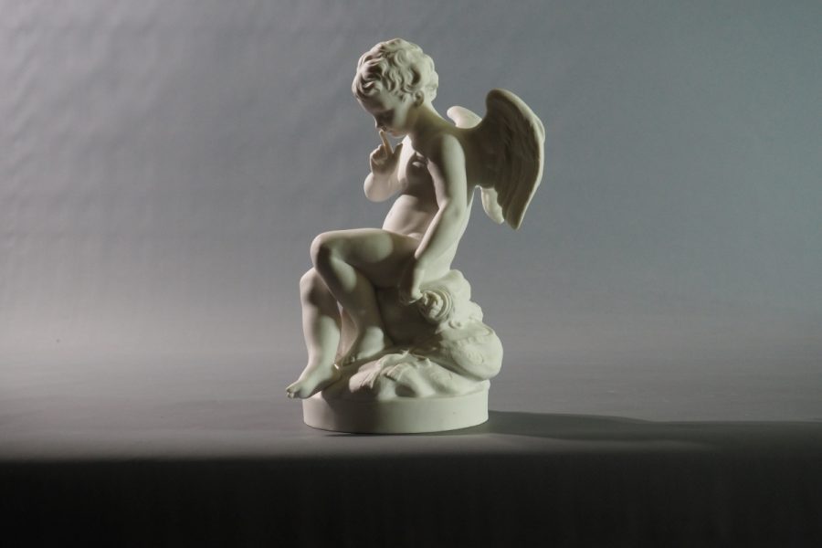Biscuit de Sèvres 1919 – L’Amour menaçant du doigt d’après Étienne-Maurice Falconet
