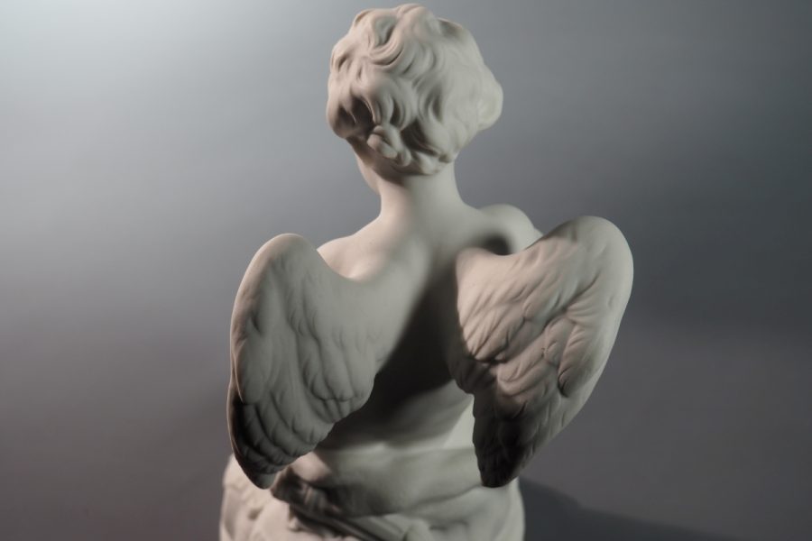Biscuit de Sèvres 1919 – L’Amour menaçant du doigt d’après Étienne-Maurice Falconet