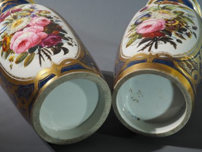 Paire de grands vases en porcelaine de Paris - milieu XIXe siècle – Image 15