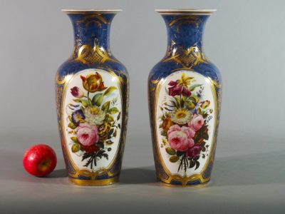 Paire de grands vases en porcelaine de Paris - milieu XIXe siècle – Image 3