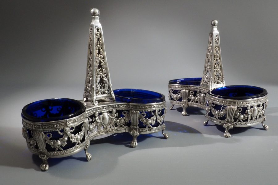 Paire de salières doubles en argent et verre cobalt, Paris XVIIIᵉ siècle — Louis Joseph Bouty