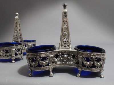 Paire de salières doubles en argent et verre cobalt, Paris XVIIIᵉ siècle — Louis Joseph Bouty