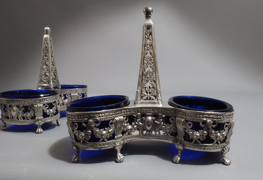 Paire de salières doubles en argent et verre cobalt, Paris XVIIIᵉ siècle — Louis Joseph Bouty