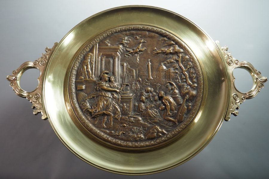 Grande coupe en bronze Napoléon III à décor antique et signature « B. Cellini », France XIXe siècle