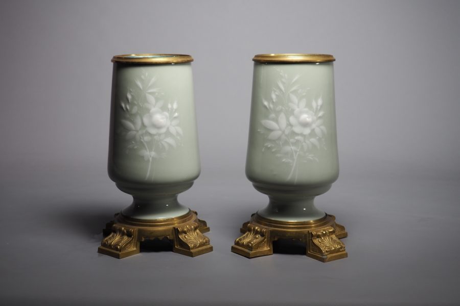 Paire de vases en porcelaine céladon et bronze, époque Napoléon III, France XIXe siècle