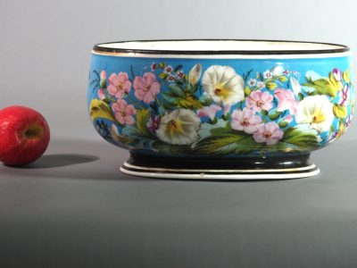 Cache-pot en porcelaine à décor floral peint - XIXe siècle – Image 5