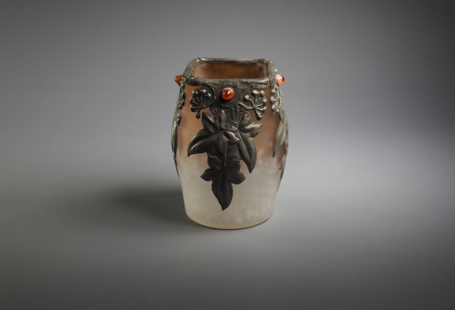 Vase en pâte de verre époque Art nouveau