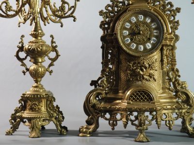 Grande garniture de cheminée - pendule et candélabres de style Néo-Renaissance, XIXe siècle