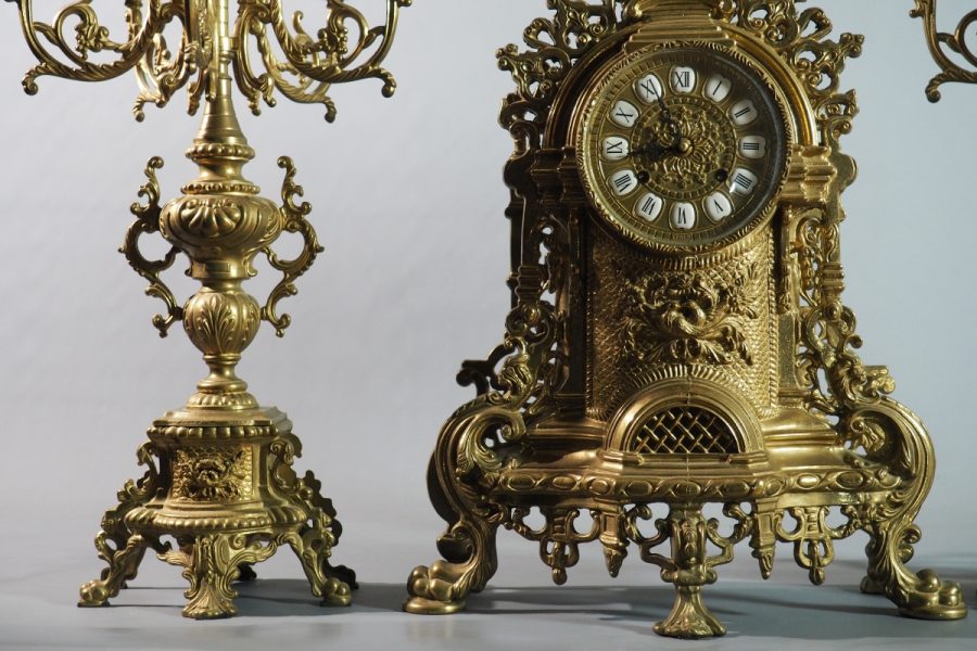 Grande garniture de cheminée - pendule et candélabres de style Néo-Renaissance, XIXe siècle