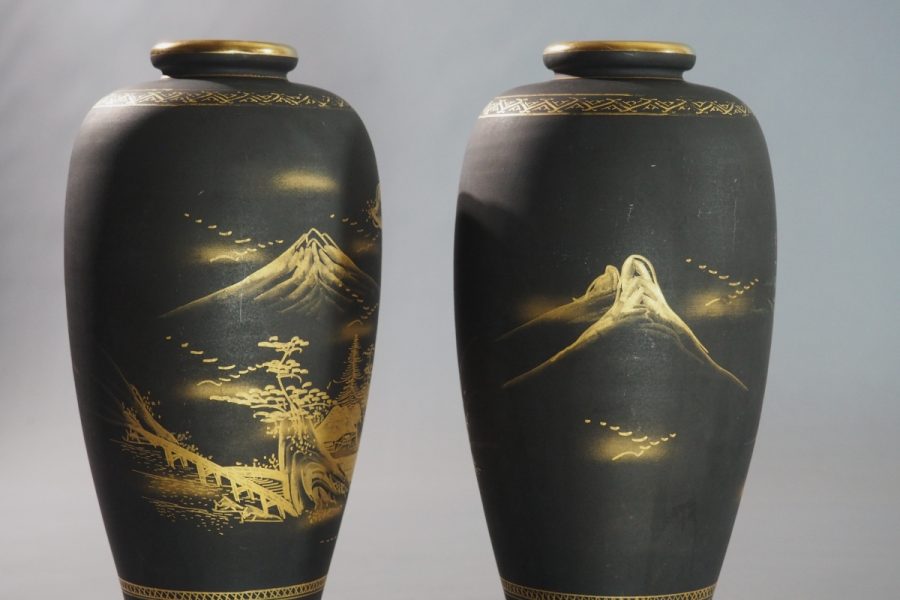 Vases Satsuma Japon Kobe décor or peint main milieu XXe siècle