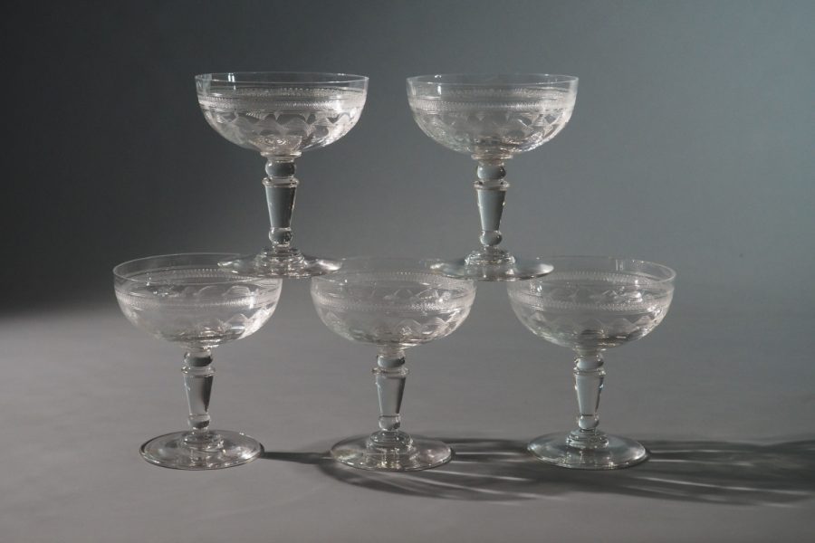 Coupes à champagne cristal gravé France vers 1900 style Baccarat Saint-Louis
