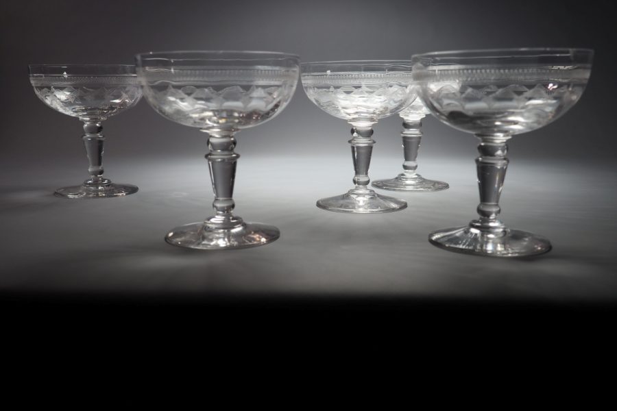 Coupes à champagne cristal gravé France vers 1900 style Baccarat Saint-Louis