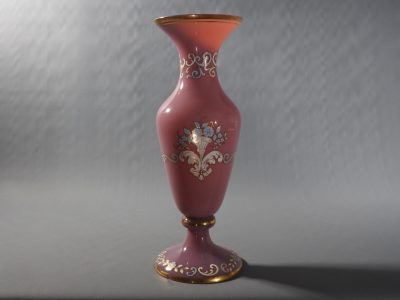 Розовая опаловая стеклянная ваза, период правления Карла X (1824–1830) – Франция, украшение в виде рога изобилия.