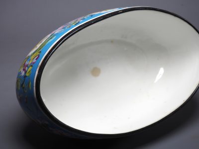 Cache-pot en porcelaine à décor floral peint - XIXe siècle – Image 8