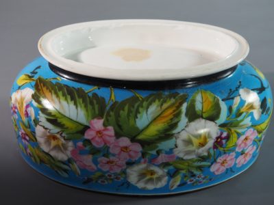 Cache-pot en porcelaine à décor floral peint - XIXe siècle – Image 9