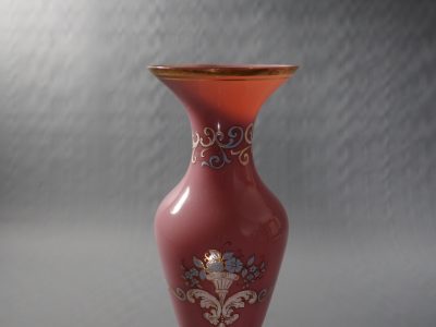 Vase en opaline rose époque Charles X (1824–1830) – France, décor corne d’abondance