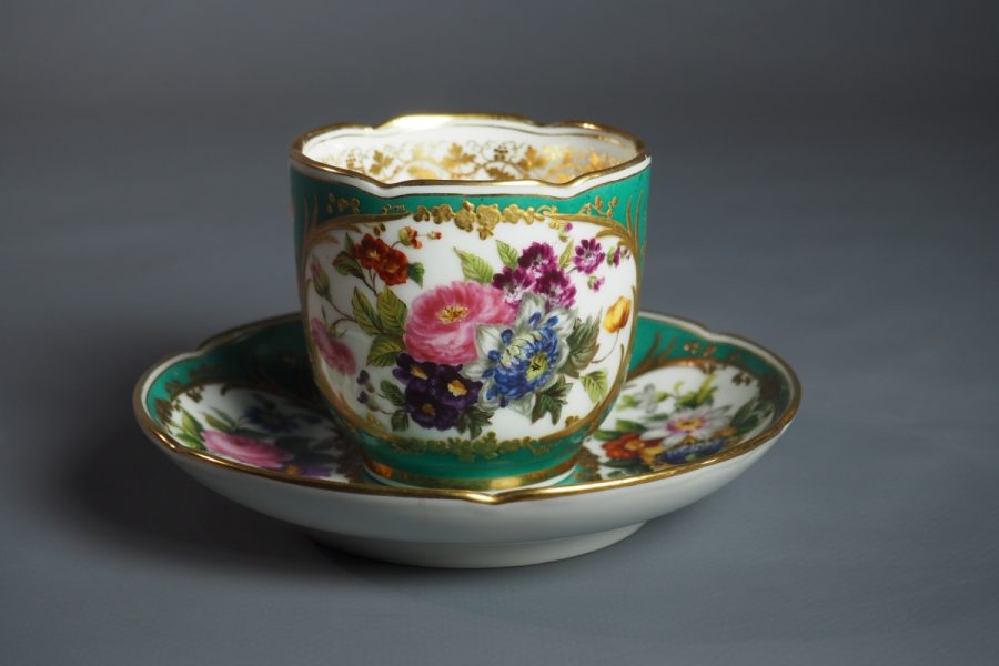Tasse et soucoupe porcelaine de Paris XIXe Rihouet