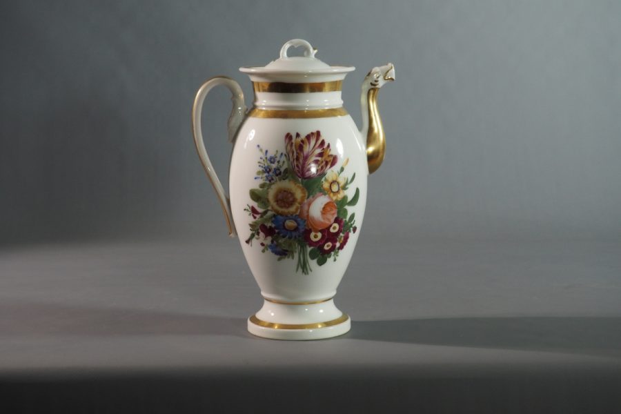 Théière Empire porcelaine de Paris XIXe siècle décor floral