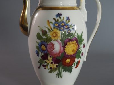 Théière Empire porcelaine de Paris XIXe siècle décor floral