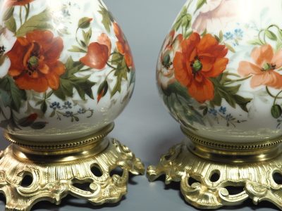Paire de lampes en opaline peinte - XIXe siècle – Image 12