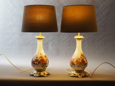 Paire de lampes en opaline peinte - XIXe siècle – Image 6