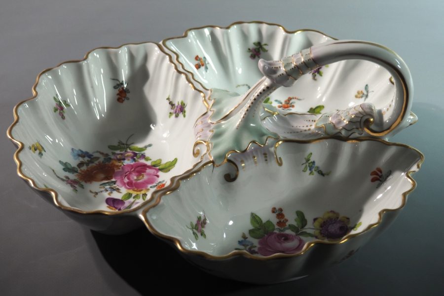 Serviteur porcelaine Dresden style Meissen décor floral XIXe siècle