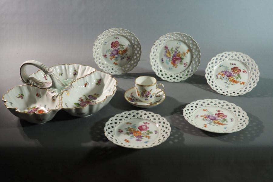 Serviteur porcelaine Dresden style Meissen décor floral XIXe siècle