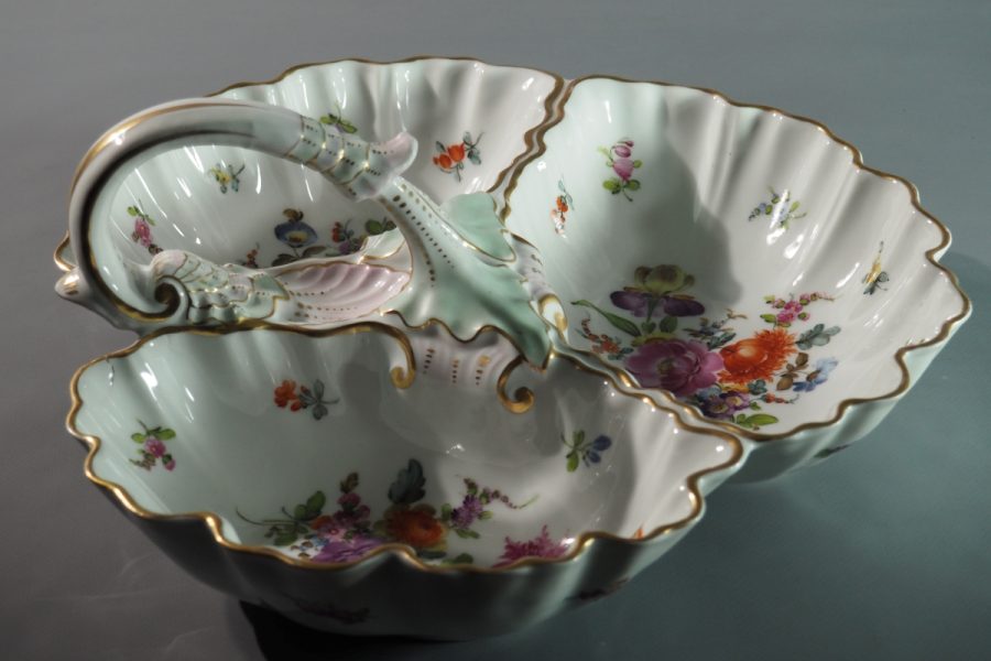 Serviteur porcelaine Dresden style Meissen décor floral XIXe siècle