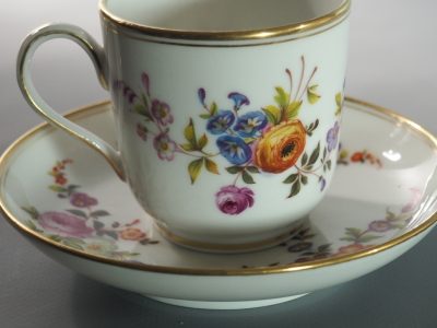 Tasse et soucoupe en porcelaine peinte main Rihouet Paris – Image 3