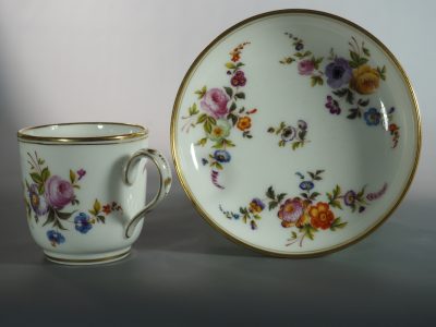 Tasse et soucoupe en porcelaine peinte main Rihouet Paris – Image 4