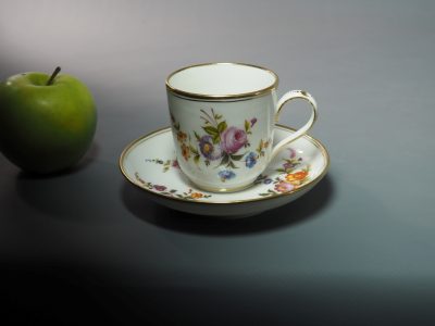 Tasse et soucoupe en porcelaine peinte main Rihouet Paris – Image 6