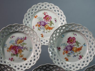 Assiettes en porcelaine ajourée Schumann Arzberg 1932–1944 Dresdner Blumen