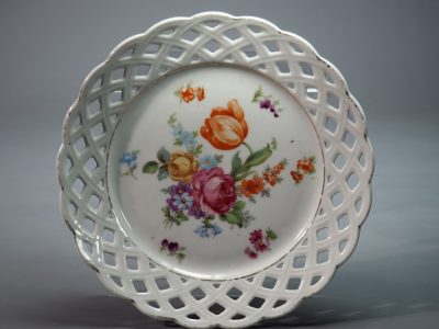 Assiettes en porcelaine ajourée Schumann Arzberg 1932–1944 Dresdner Blumen