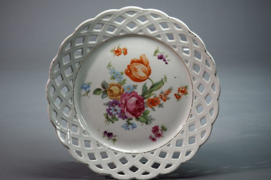 Assiettes en porcelaine ajourée Schumann Arzberg 1932–1944 Dresdner Blumen