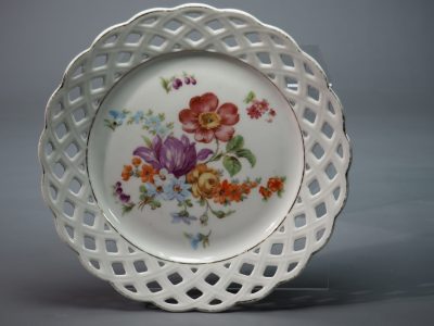 Assiettes en porcelaine ajourée Schumann Arzberg 1932–1944 Dresdner Blumen