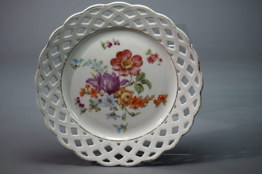 Assiettes en porcelaine ajourée Schumann Arzberg 1932–1944 Dresdner Blumen