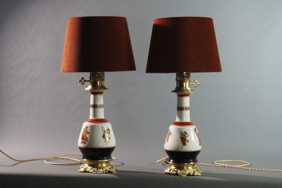Paire de lampes en porcelaine et bronze, décor mythologique, France vers 1820–1850