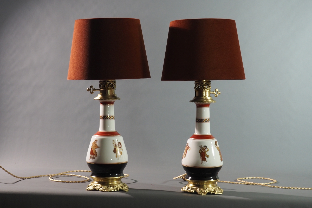 Paire de lampes en porcelaine et bronze, décor mythologique, France vers 1820–1850